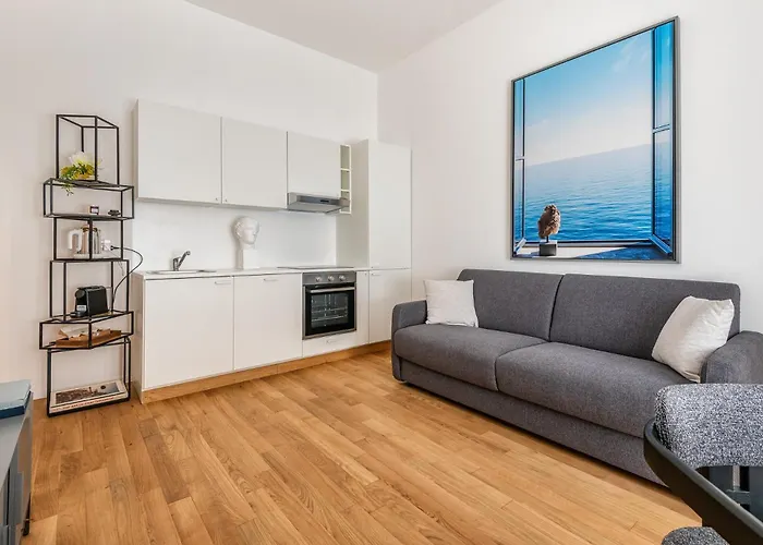 Apartament Intrho Isola Luxury , Modern & Cozy *