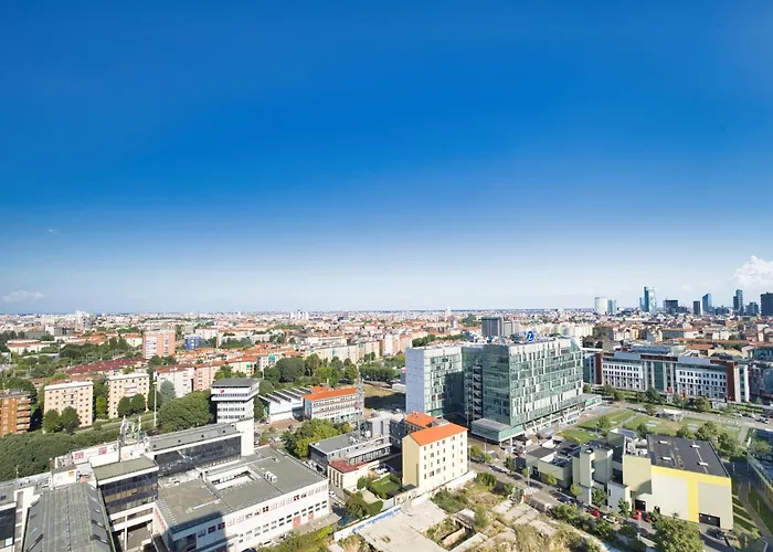 Giaxtower Gym & Pool Skyline View
