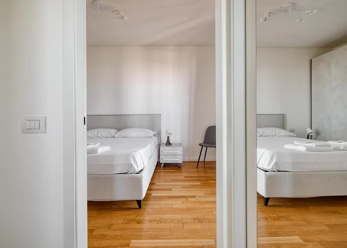 Giaxtower Gym & Pool Skyline View Apartment