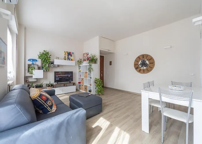 Stylish Porta Romana With Terrace Milán