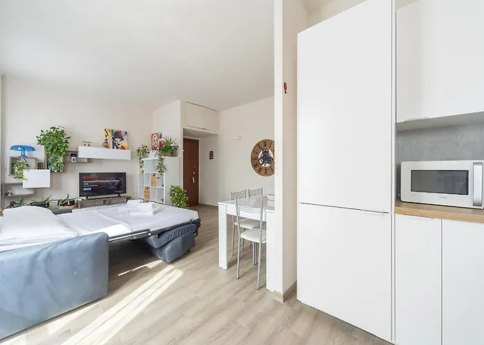 Stylish Porta Romana With Terrace Apartmán