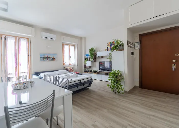 Stylish Porta Romana With Terrace Milano