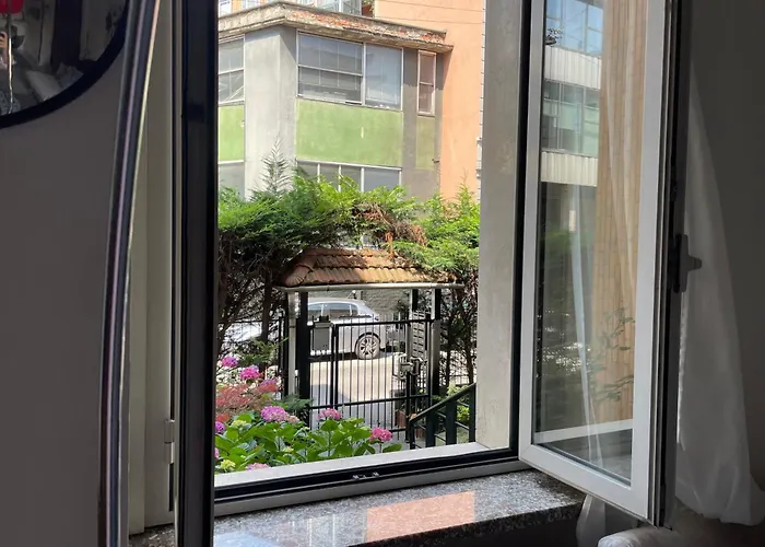 Entire Private 12 Minutes From Duomo