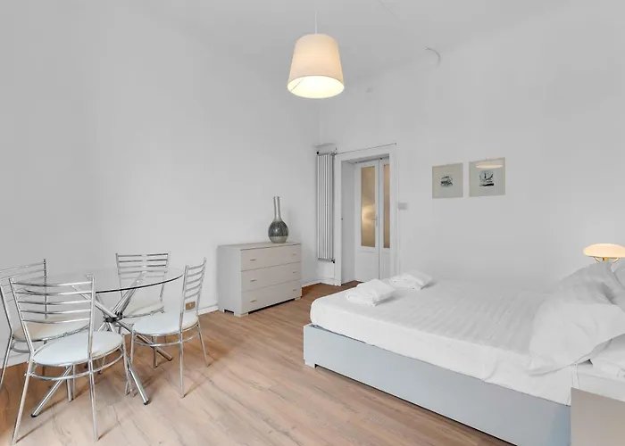 Alzaia Naviglio Grande 40 דירה *
