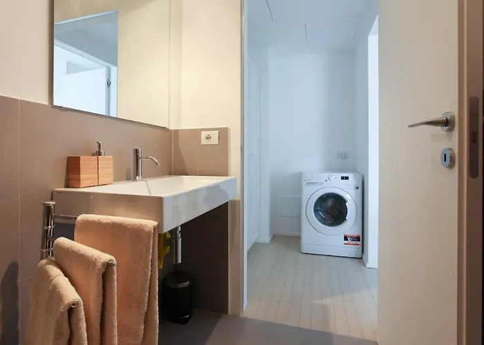 Newly Renovated Bright Penthouse Milan