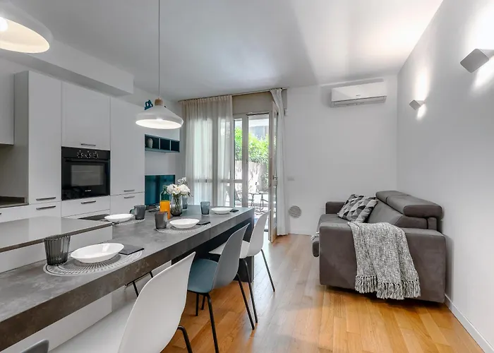 Stayeasy Gargano - Stylish With Private Yard Lägenhet *