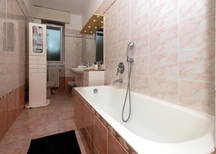 Spacious Near Bocconi * Milano