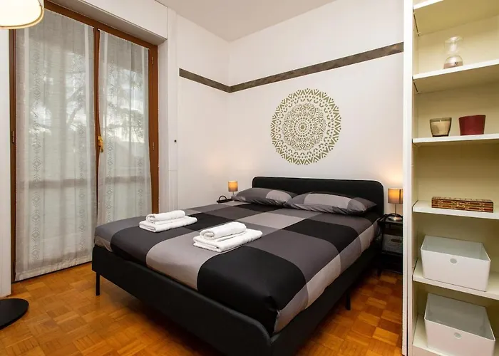 Daire Spacious Near Bocconi