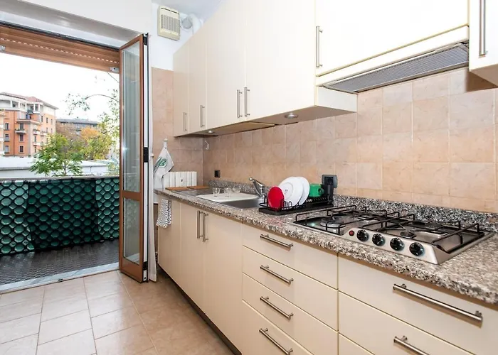 Spacious Near Bocconi * Milano