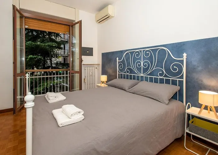 Spacious Near Bocconi * Milano