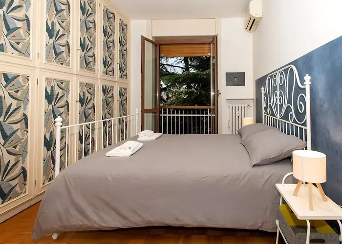 Spacious Near Bocconi Daire *