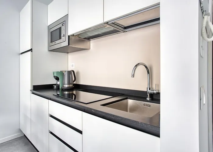 Hostmate - - Genesio -maciachini *