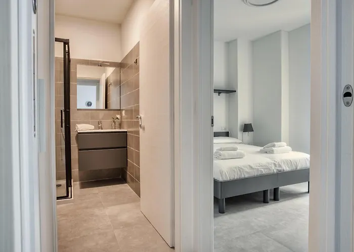 Hostmate - - Genesio -maciachini * ميلان