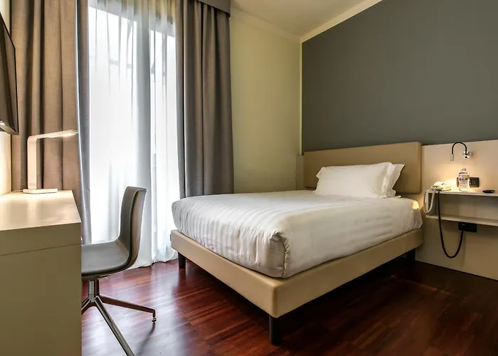 43 Station 3* Милан