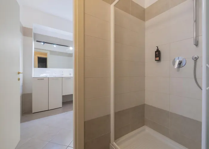 Apartment Bright & Chic 1bdr With Shared Rooftop Terrace In San Babila
