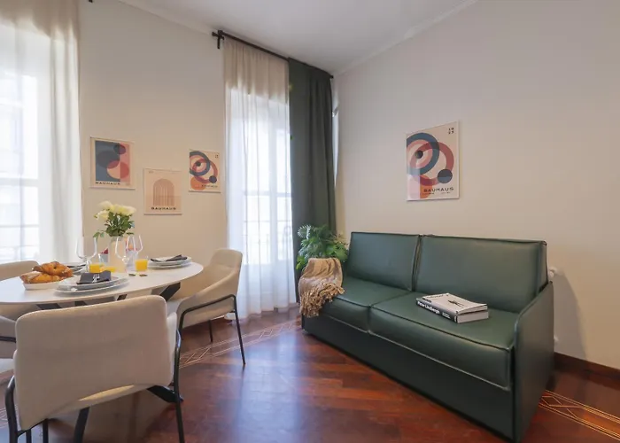 Bright & Chic 1bdr With Shared Rooftop Terrace In San Babila Apartment