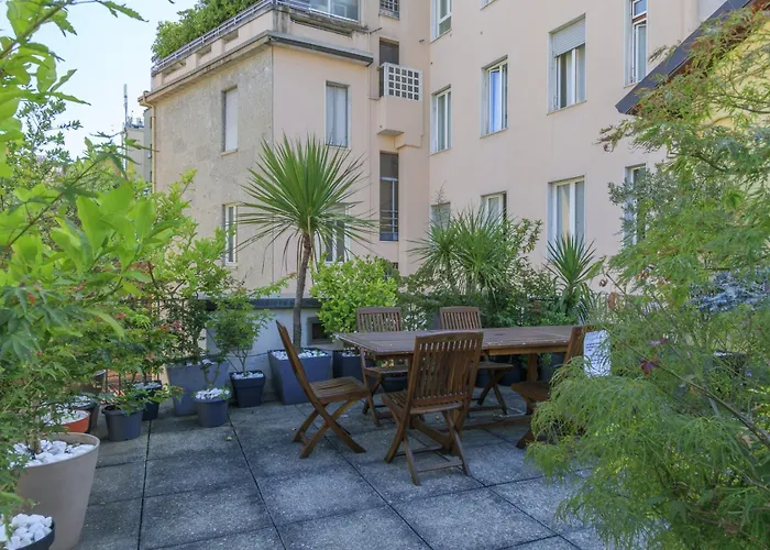 Bright & Chic 1bdr With Shared Rooftop Terrace In San Babila Apartment *
