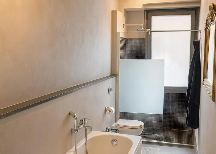 Beautiful Floral On Navigli *