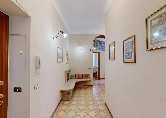 Wonderful Downtown Apartment-hd Netflix, King-size Bed, Two Minutes' Walk From Metro * Mailand