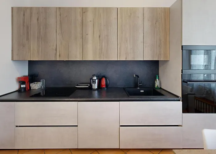 Daire Wonderful Downtown Apartment-hd Netflix, King-size Bed, Two Minutes' Walk From Metro *