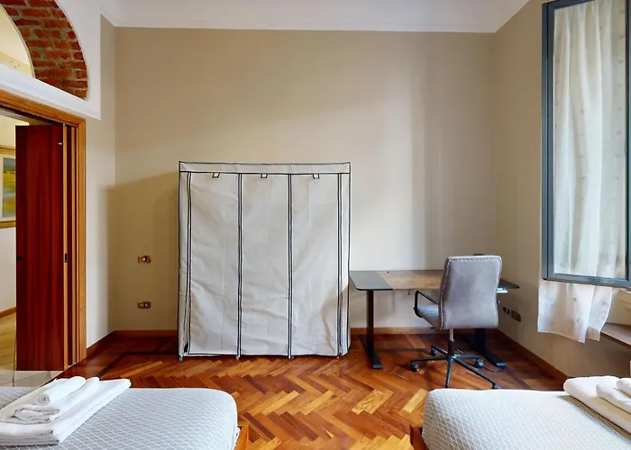 Wonderful Downtown Apartment-hd Netflix, King-size Bed, Two Minutes' Walk From Metro *