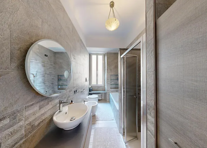 Wonderful Downtown Apartment-hd Netflix, King-size Bed, Two Minutes' Walk From Metro Daire