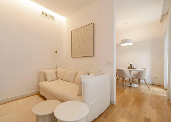 Manzoni 44 * Милан