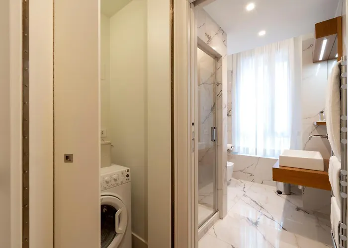 Manzoni 44 * Милан