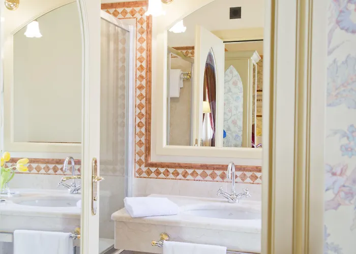 Regency Szálloda 4*
