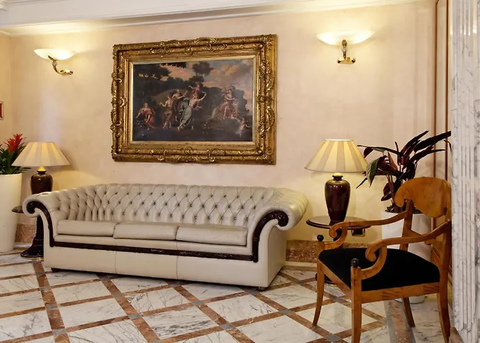 Capitol מלון 4*