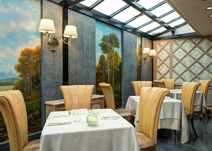 Capitol מלון 4*
