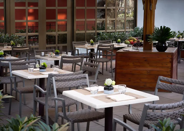 מלון Starhotels Tourist 4*