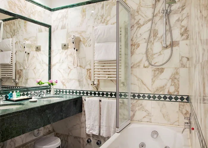 시나 드 라 빌 호텔 4*