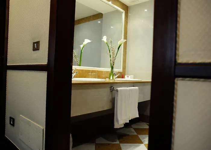 米兰市中心莱昂纳多酒店 酒店 4*