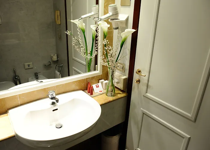 米兰市中心莱昂纳多酒店 4*