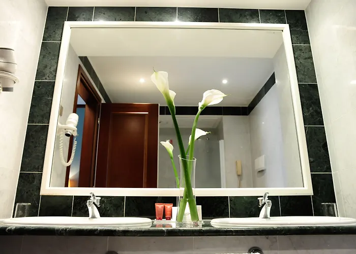 Leonardo Center Отель 4*