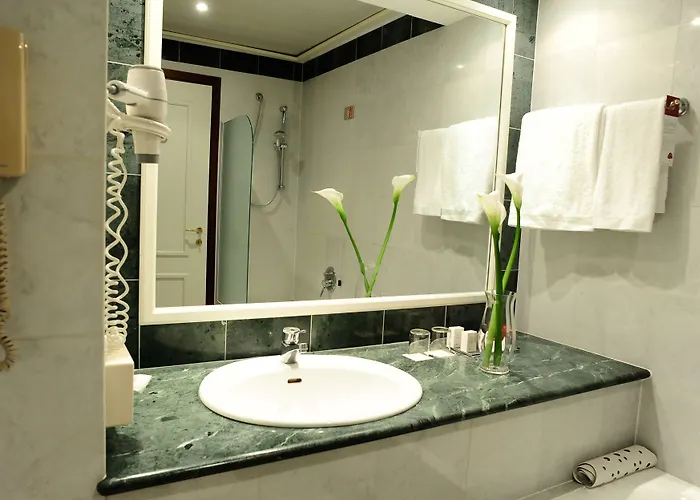 酒店 米兰市中心莱昂纳多酒店 4*