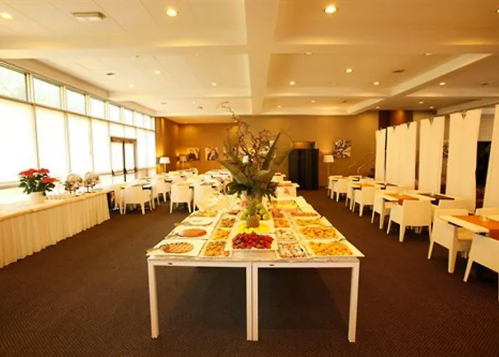 Blaise & Francis Otel 4*