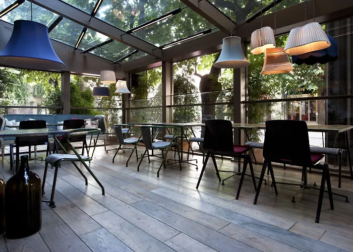 Grand Et De - The Leading Of The World