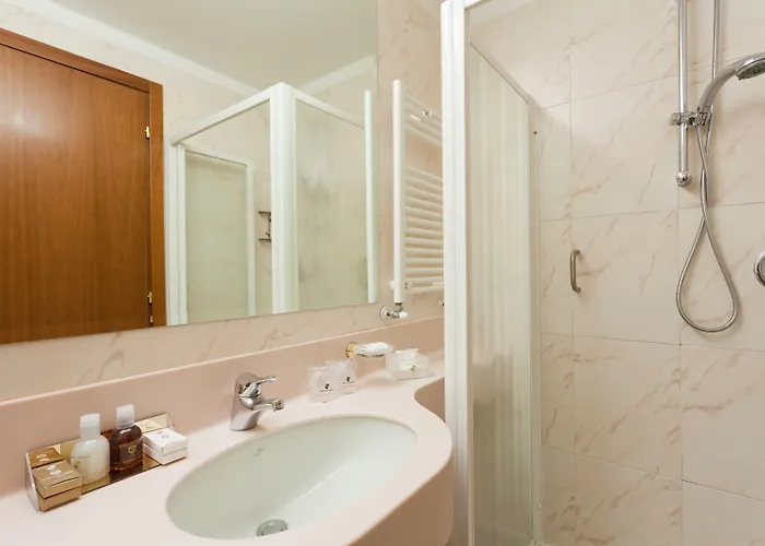 伯纳酒店 4* 米兰