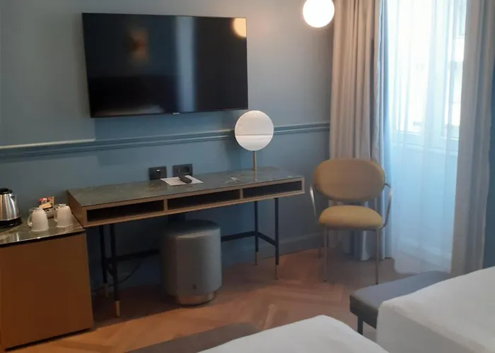 伯纳酒店 4* 米兰