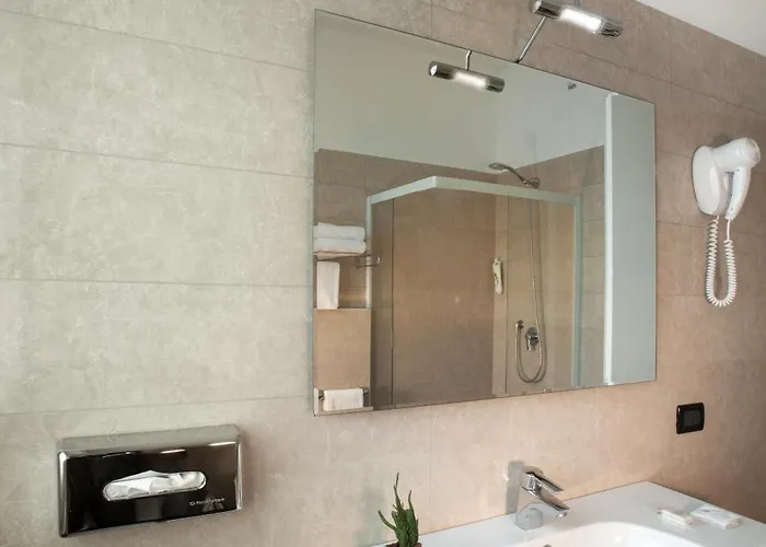 Отель Palmanova Милан