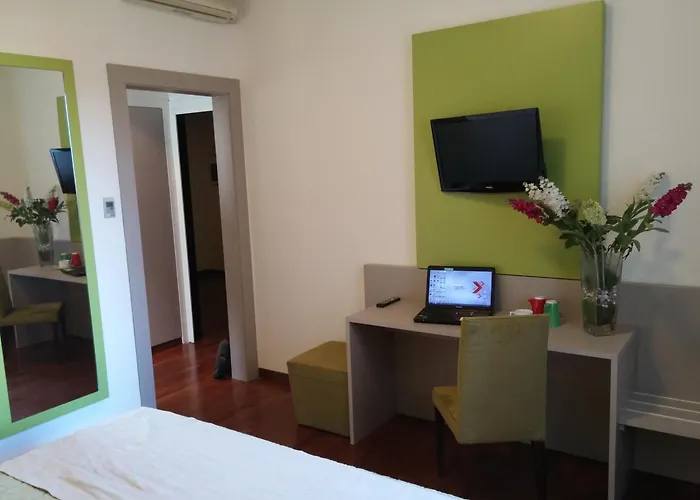 Palmanova Отель Милан