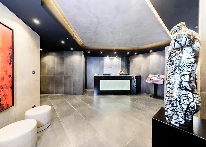 Just Hotel 4*