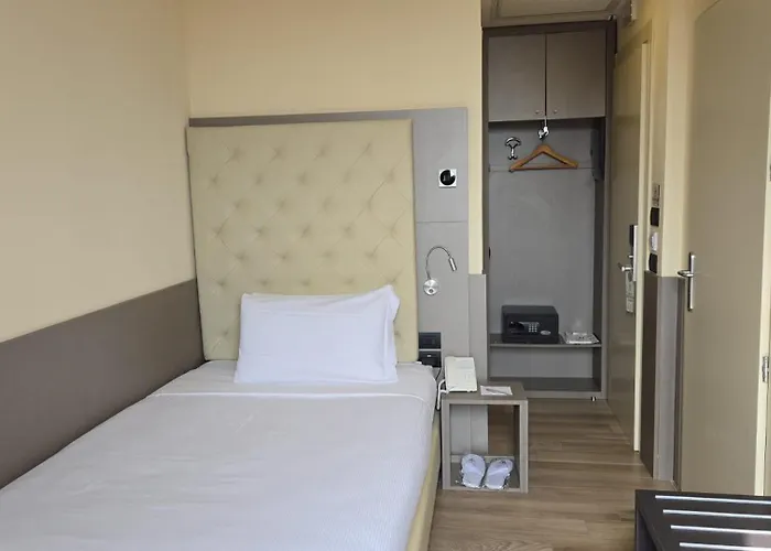 Jr Bocconi Hotel