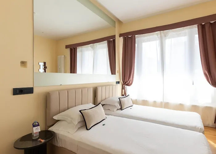 Ah - Fashion District Milánó