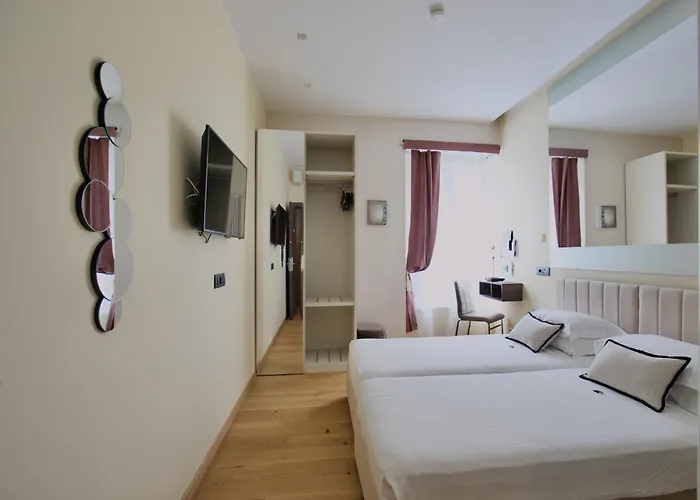 Ah - Fashion District 4* Milánó