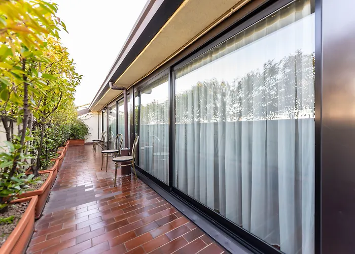 Mirage Sure Collection By Western Отель 4*