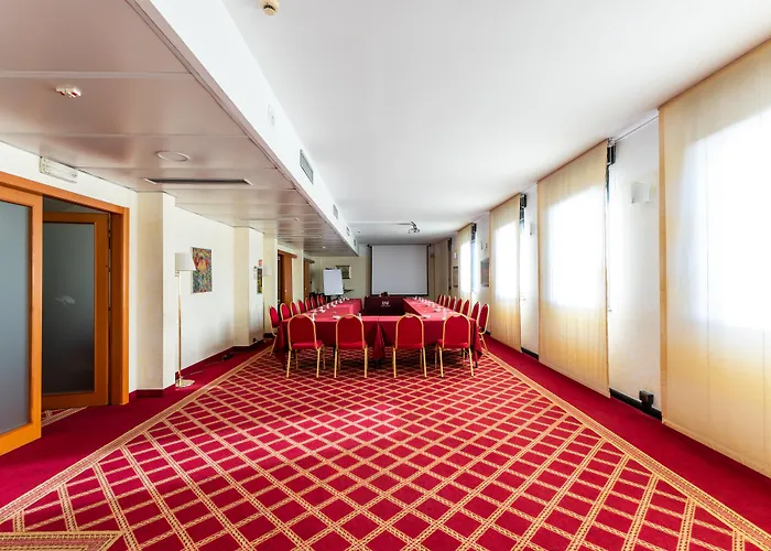 Отель Mirage Sure Collection By Western