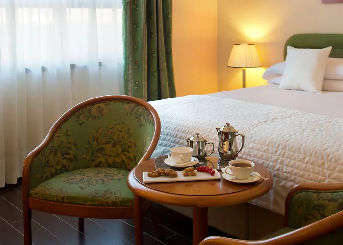Starhotels Business Palace Otel 4*